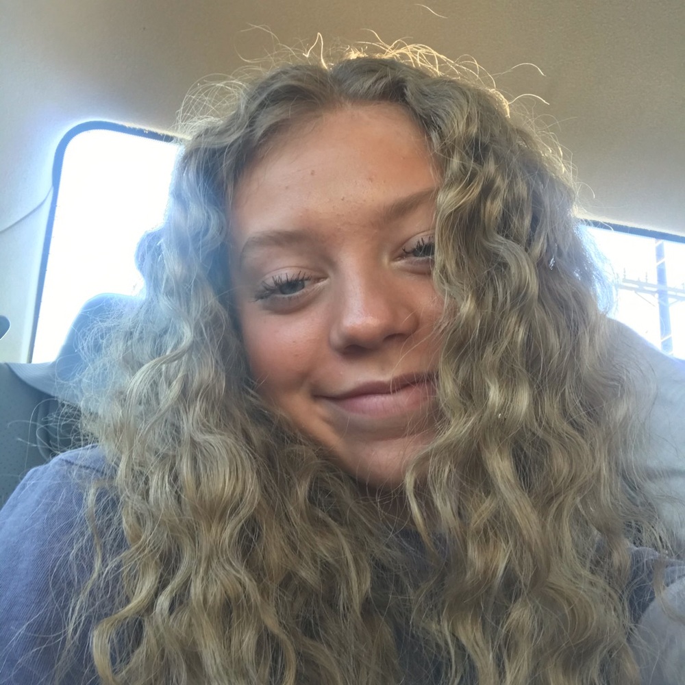 Meet your Posher, Ava